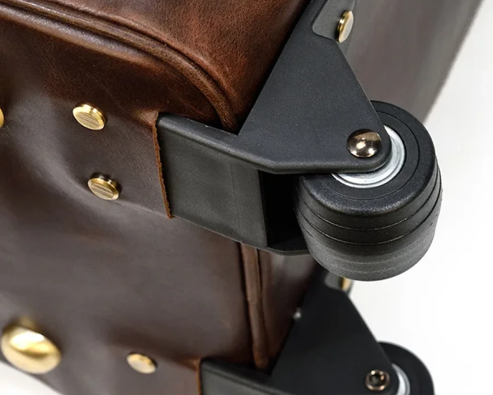 luggage bag with wheels